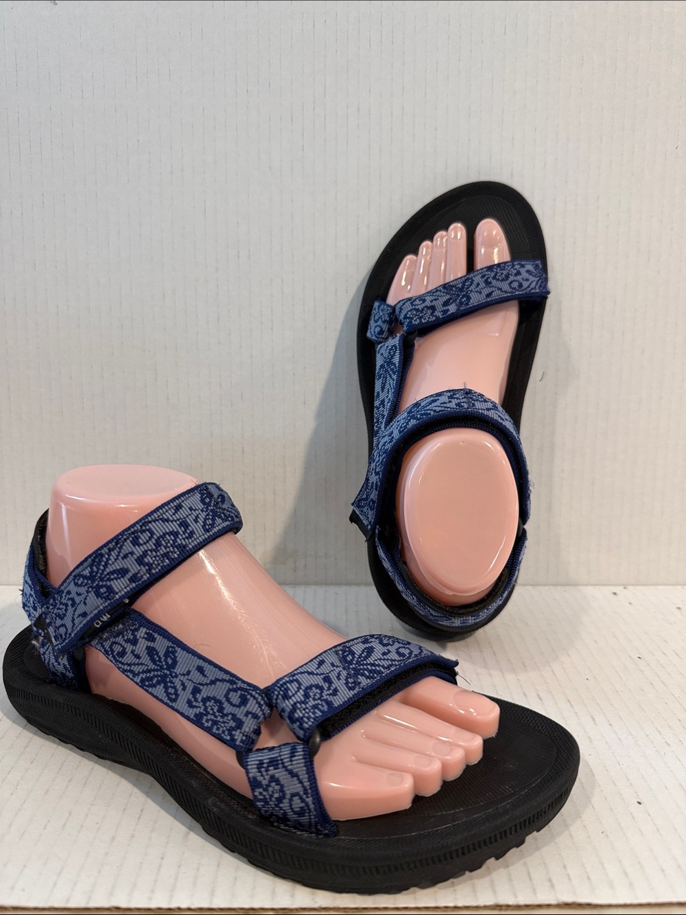 Teva Navy Patterned Strap Sport Sandals (sz 8)